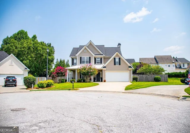 Photo 4 of Sale Pending at 105 Meadow Side Ct, Carrollton, GA 30116 | MLS# 10816499 | Listing updated on 2026-09-03