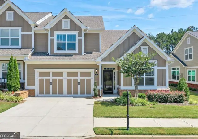 Homes for sale in Cumming, GA | 1401 Lexington Green Pnes, Cumming, GA 30040 | MLS# 10790609