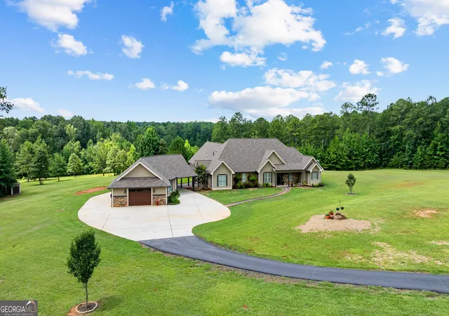 image of 2175 Bear Creek Rd, Moreland, GA 30259 | MLS# 10810235