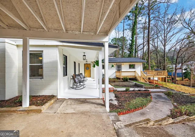4th image of 2439 Lakeshore Dr Ne, Conyers, GA 30012 | MLS# 10807767