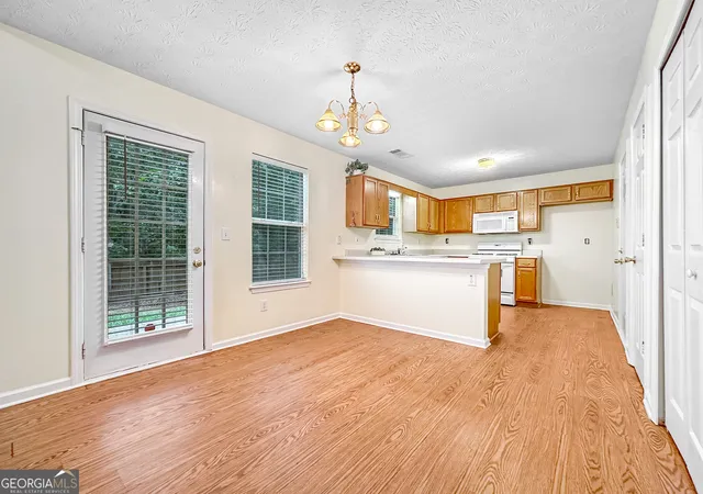 Photo 3 of Sale Pending at 20 Hayward Bishop Ct, Senoia, GA 30276 | MLS# 10812916 | Listing updated on 2026-08-25