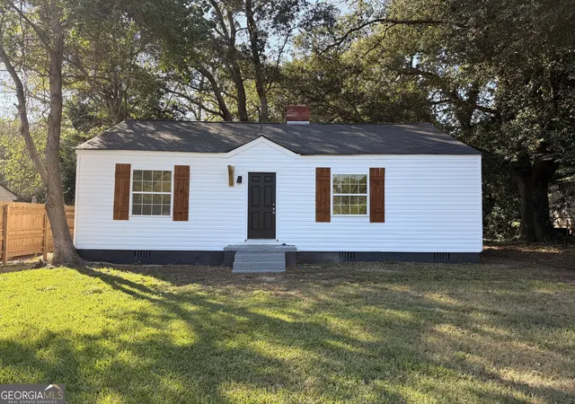 Single family home for sale at 308 Diggs Blvd, Warner Robins, GA 31093 | MLS# 10867306