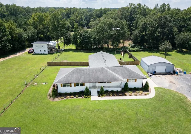 Photo 3 of Sale Pending at 635 Jackson Lake Rd, Mansfield, GA 30055 | MLS# 10683106 | Listing updated on 2026-04-22