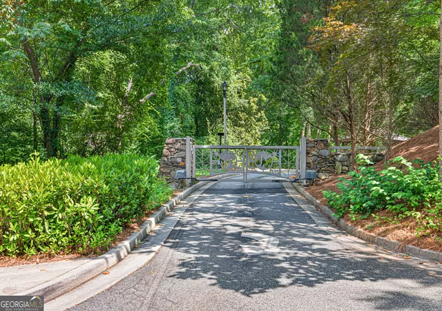 Homes for sale in Athens, GA | 490 Barnett Shoals Rd #APT 201, Athens, GA 30605 | MLS# 10797373