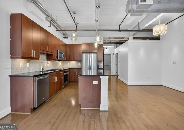 Listing Photo 4 - Condo for sale in building located at 1261 Caroline St Ne, Atlanta, GA 30307 - Unit #110