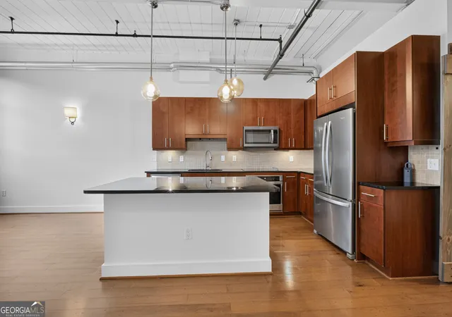 Listing Photo 5 - Condo for sale in building located at 1261 Caroline St Ne, Atlanta, GA 30307 - Unit #110