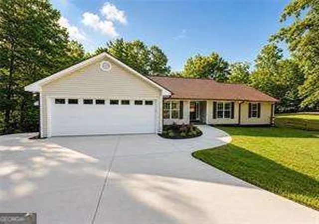 Photo 1 of Single family home for sale at 200 Heard Rd, Canton, GA 30114 | MLS# 10782108 | Listing updated on 2026-10-26