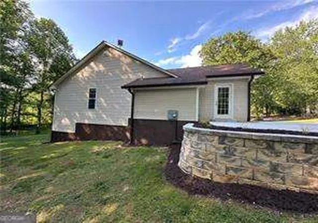 Photo 2 of Single family home for sale at 200 Heard Rd, Canton, GA 30114 | MLS# 10782108 | Listing updated on 2026-10-26