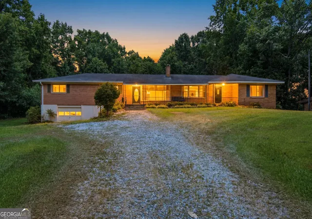 Homes for sale in Toccoa, GA | 3610 Rock Creek Rd, Toccoa, GA 30577 | MLS# 10803002