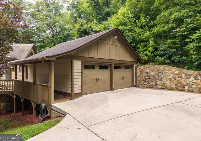 Homes for sale in Fairmount, GA | 1117 Rambling Rd, Fairmount, GA 30139 | MLS# 10784107