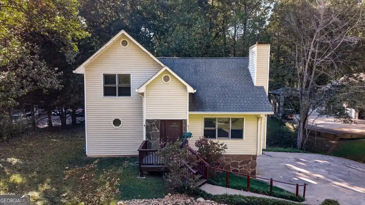 Photo 1 of Single family home for sale at 190 Lori Ln, Canton, GA 30114 | MLS# 10786458 | Listing updated on 2026-10-23