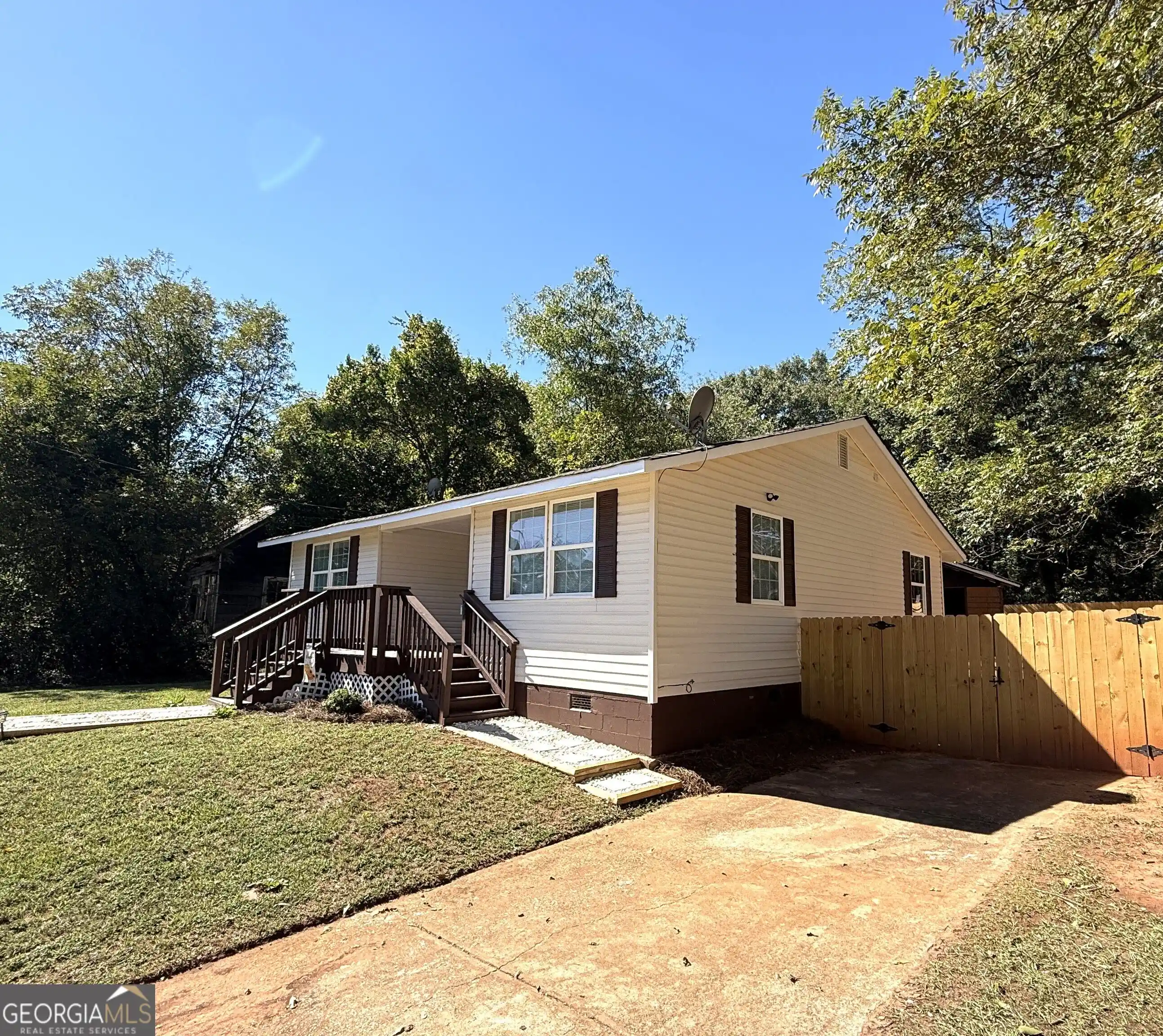 Photo 1 of Single family home for sale at 1040 Funderburg Dr, Monticello, GA 31064 | MLS# 10868984 | Listing updated on 2026-10-28