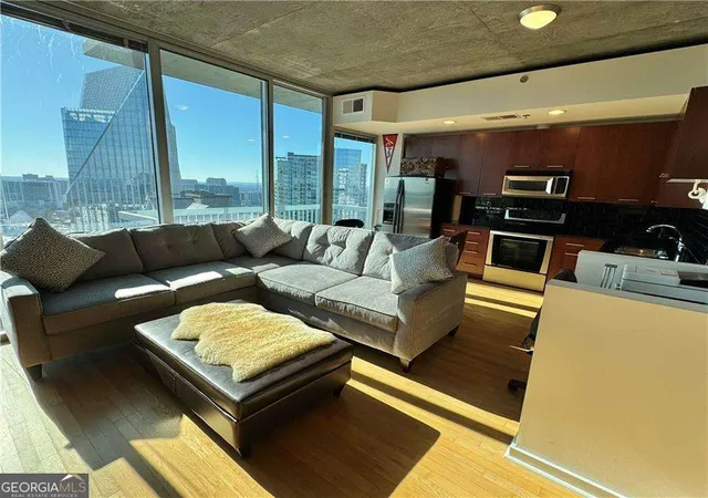 Photo 2 of Condo for sale at 3324 Peachtree Rd Ne #2606, Atlanta, GA 30326 | MLS# 10813856 | Listing updated on 2026-09-10