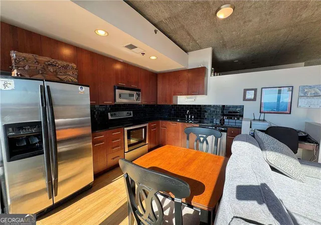 Photo 4 of Condo for sale at 3324 Peachtree Rd Ne #2606, Atlanta, GA 30326 | MLS# 10813856 | Listing updated on 2026-10-28