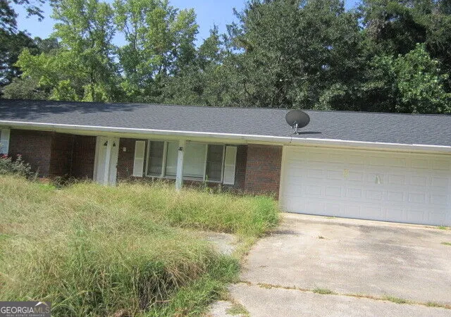 Photo 1 of Sale Pending at 727 S Carter Dr, Jonesboro, GA 30236 | MLS# 10835371 | Listing updated on 2026-09-08