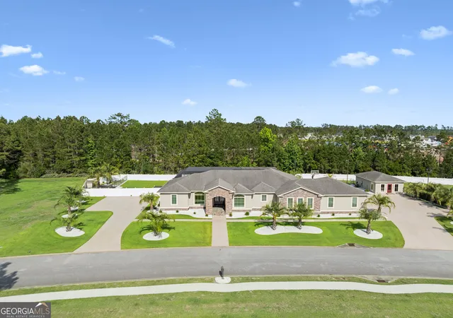 Photo 3 of Single family home for sale at 240 Belmont Cir, Brunswick, GA 31525 | MLS# 10770779 | Listing updated on 2026-08-29