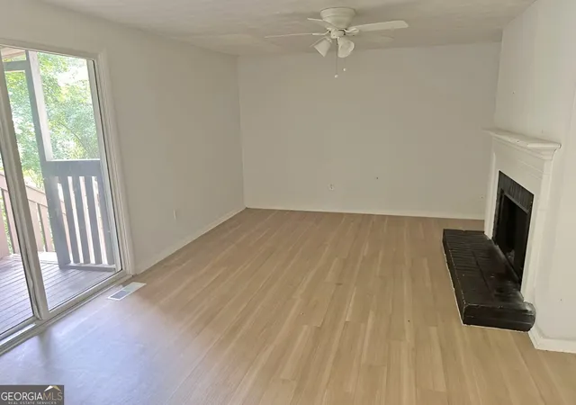 5th image of 1906 Madras Ct, Lithonia, GA 30058 | MLS# 10817105