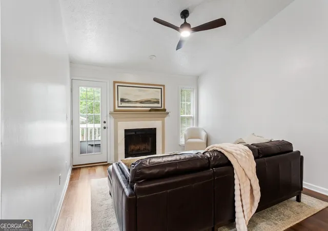 Listing Photo 5 - Condo for sale in building located at 476 Teal Ct, Roswell, GA 30076