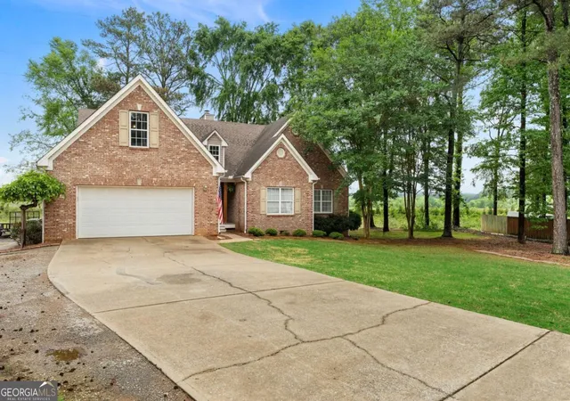 Photo 2 of Single family home for sale at 12 Grapevine Wy Ne, Cartersville, GA 30121 | MLS# 10753107 | Listing updated on 2026-09-04