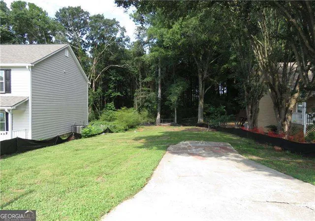 Photo 4 of Land for sale at 429 Orchard Dr, Stone Mountain, GA 30083 | MLS# 10820975 | Listing updated on 2026-10-06