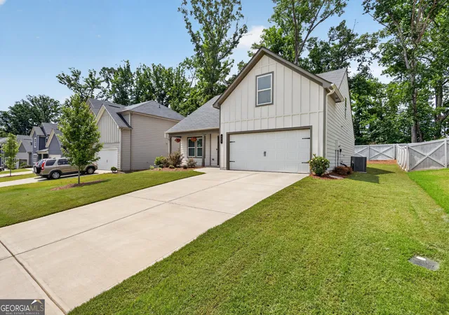 Photo 2 of Single family home for sale at 366 Fox Crk Dr, Braselton, GA 30517 | MLS# 10774563 | Listing updated on 2026-06-20