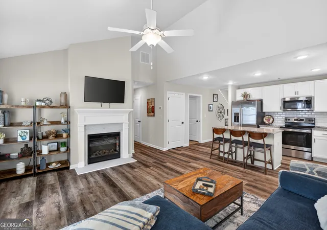 Photo 3 of Single family home for sale at 366 Fox Crk Dr, Braselton, GA 30517 | MLS# 10774563 | Listing updated on 2026-06-20