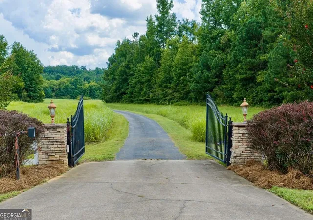 4th image of 538 Spring Pl Rd NE, White, GA 30184 | MLS# 10829411