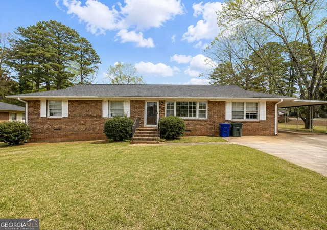 Photo 1 of Sale Pending at 318 Leola Dr, Griffin, GA 30224 | MLS# 10821519 | Listing updated on 2026-09-04