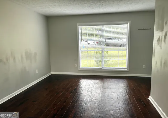 Photo 3 of Single family home for sale at 237 Jim Nash Ct Nw, Lilburn, GA 30047 | MLS# 10835403 | Listing updated on 2026-09-11