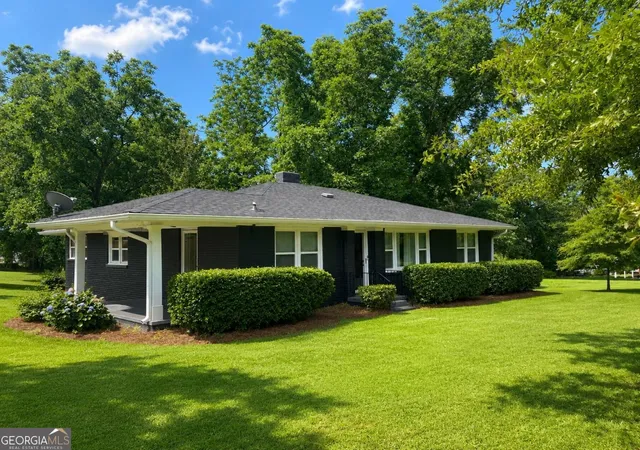 Homes for sale in Social Circle, GA | 224 Spring St, Social Circle, GA 30025 | MLS# 10782323