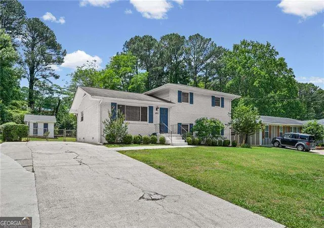 Photo 3 of Sale Pending at 2497 Whites Ml Ln, Decatur, GA 30032 | MLS# 10765435 | Listing updated on 2026-09-23