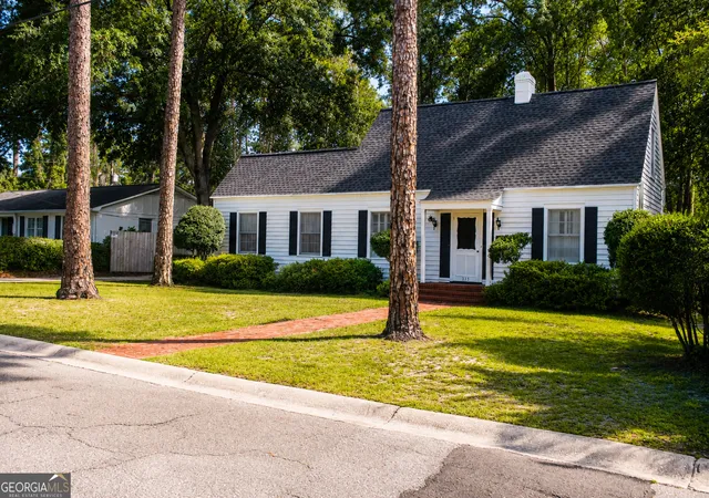 Photo 2 of Single family home for sale at 713 Magnolia Dr, Waycross, GA 31501 | MLS# 10804224 | Listing updated on 2026-09-01
