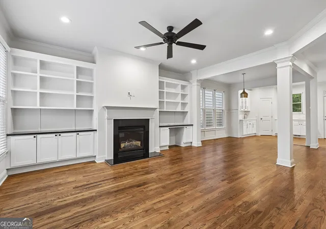 Photo 2 of Single family home for sale at 2237 Parkview Ct Nw, Atlanta, GA 30318 | MLS# 10835636 | Listing updated on 2026-09-11