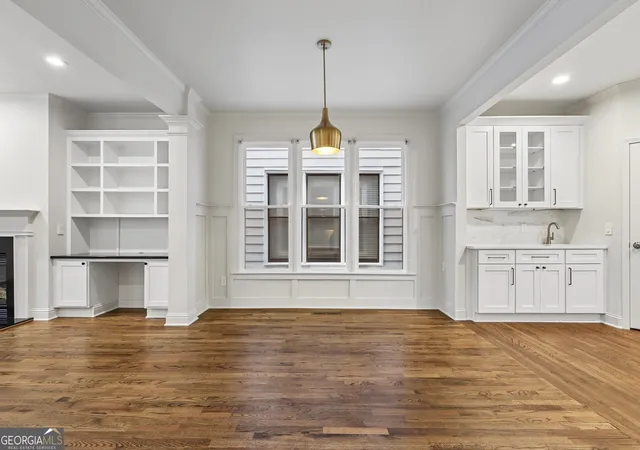 Photo 3 of Single family home for sale at 2237 Parkview Ct Nw, Atlanta, GA 30318 | MLS# 10835636 | Listing updated on 2026-09-11