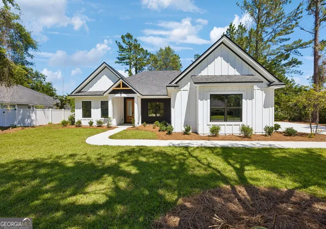 Photo 3 of Sale Pending at 119 Maybird Dr, Kingsland, GA 31548 | MLS# 10700479 | Listing updated on 2026-06-17