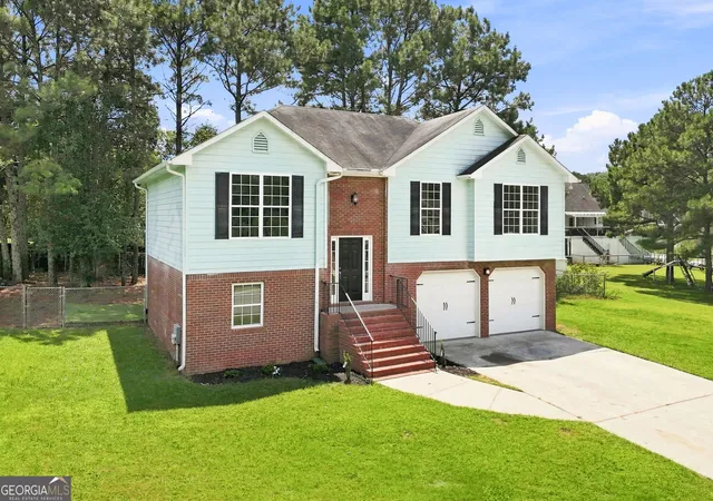 Photo 2 of Single family home for sale at 26 Marthas Pl Nw, Cartersville, GA 30121 | MLS# 10822243 | Listing updated on 2026-09-14