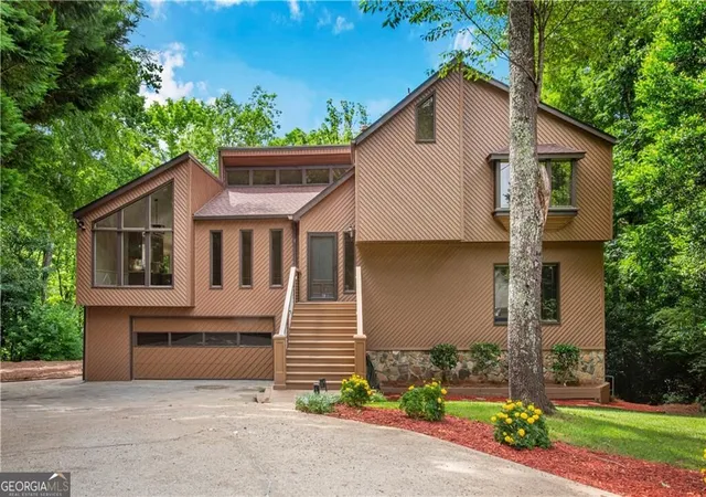 Photo 1 of Single family home for sale at 2404 Stockton Pl, Marietta, GA 30066 | MLS# 10835270 | Listing updated on 2026-09-18