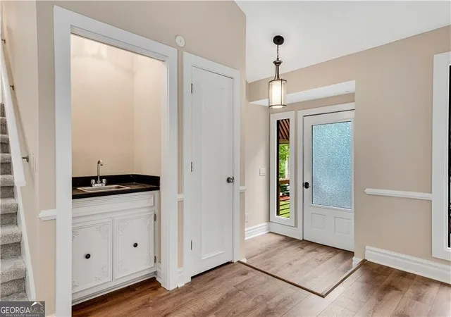 Photo 3 of Single family home for sale at 2404 Stockton Pl, Marietta, GA 30066 | MLS# 10835270 | Listing updated on 2026-09-18