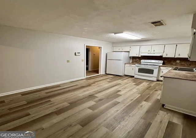 Photo 3 of Single family home for sale at 709 Parkwood Dr, Columbus, GA 31907 | MLS# 10818219 | Listing updated on 2026-08-31