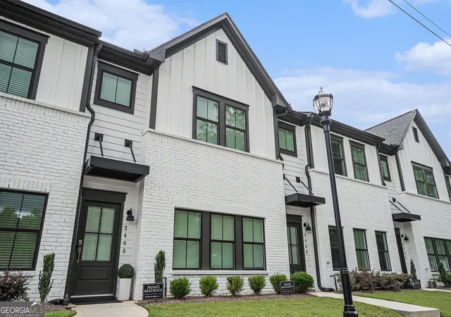 Photo 2 of Townhouse for sale at 2406 Lakeshore Ln SE, Atlanta, GA 30316 | MLS# 10815749 | Listing updated on 2026-10-16
