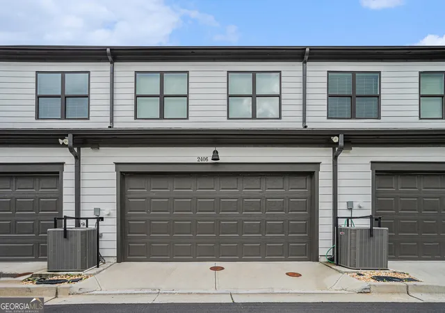 Photo 3 of Townhouse for sale at 2406 Lakeshore Ln SE, Atlanta, GA 30316 | MLS# 10815749 | Listing updated on 2026-10-16