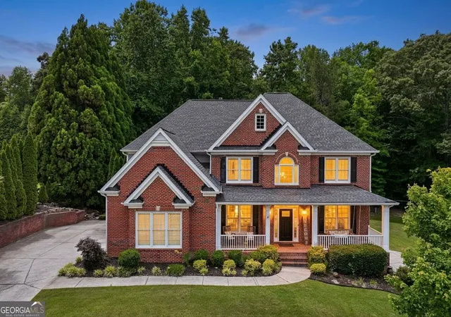 Photo 1 of Single family home for sale at 411 Hunting Hills Dr, Braselton, GA 30517 | MLS# 10879646 | Listing updated on 2026-10-27