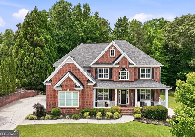 Photo 1 of Single family home for sale at 411 Hunting Hills Dr, Braselton, GA 30517 | MLS# 10879646 | Listing updated on 2026-10-27