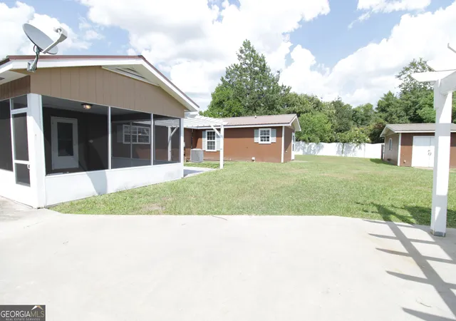 Photo 4 of Single family home for sale at 1925 Elaine Ave, Waycross, GA 31503 | MLS# 10823891 | Listing updated on 2026-09-18