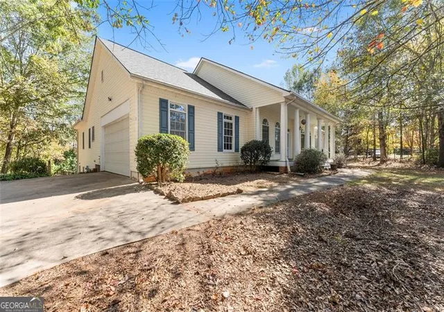 Photo 4 of Sale Pending at 4030 Camp Springs, Gainesville, GA 30507 | MLS# 10633209 | Listing updated on 2026-02-05