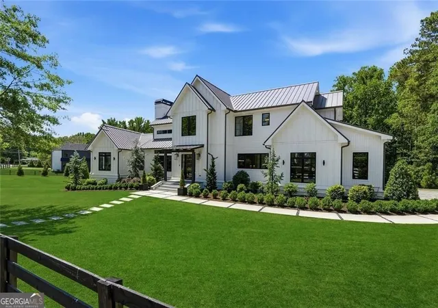 Photo 1 of Single family home for sale at 11860 Chaffin Rd, Roswell, GA 30075 | MLS# 10772201 | Listing updated on 2026-06-11