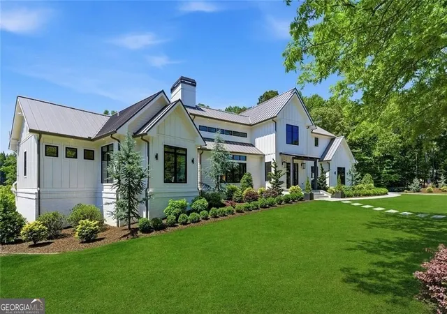 Photo 2 of Single family home for sale at 11860 Chaffin Rd, Roswell, GA 30075 | MLS# 10772201 | Listing updated on 2026-06-11