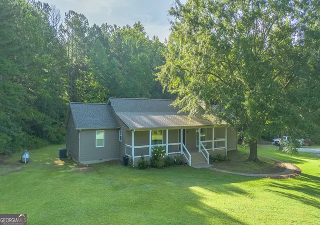 Photo 3 of Sale Pending at 2553 Daniel Rd, Villa Rica, GA 30180 | MLS# 10830634 | Listing updated on 2026-09-04
