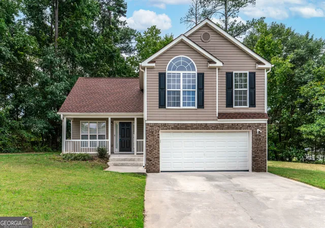 3rd image of 5849 Amerson Ln, Ellenwood, GA 30294 | MLS# 10707472
