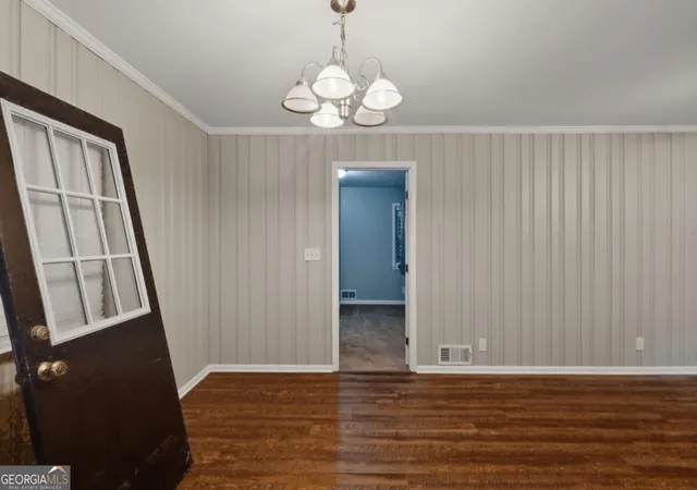 Photo 3 of Single family home for sale at 4026 E Hilda Cir, Decatur, GA 30035 | MLS# 10833625 | Listing updated on 2026-09-25